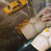 "Fucking New York": hermosas chicas desnudas haciendo el amor con la ciudad