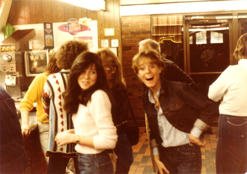 Funny and young American women of the 80s
