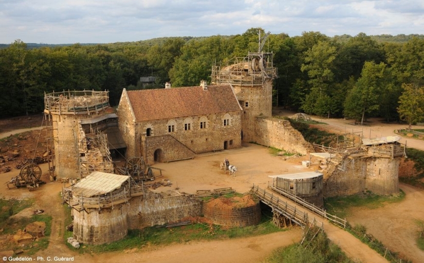 Gedelon es un castillo medieval en Francia, que se está construyendo ahora