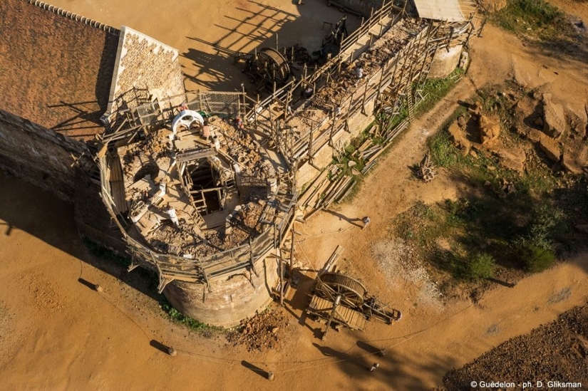 Gedelon es un castillo medieval en Francia, que se está construyendo ahora