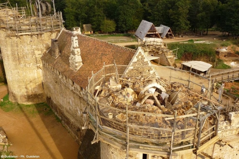 Gedelon is a medieval castle in France, which is being built now