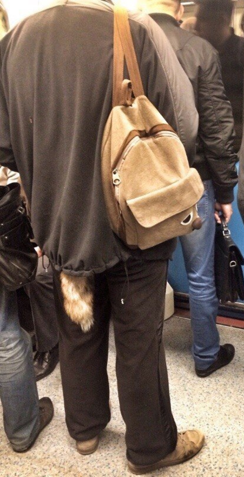 Gente de moda del metro de Moscú