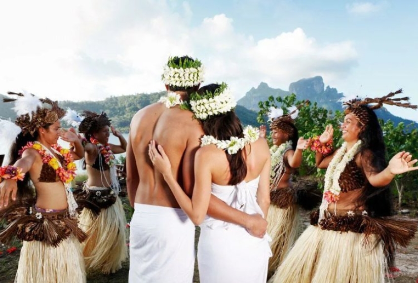 "Get rid of what fills": how brides in Polynesia connect with all the guests
