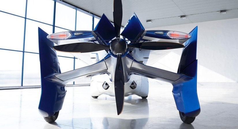 Gira la llave y vuela: el coche volador AeroMobil 3.0