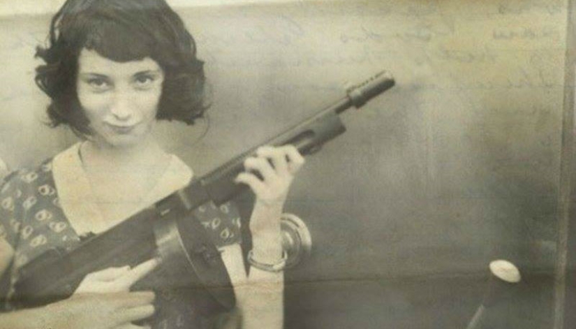 Godmother: 25 rare photos of women of the gangster world