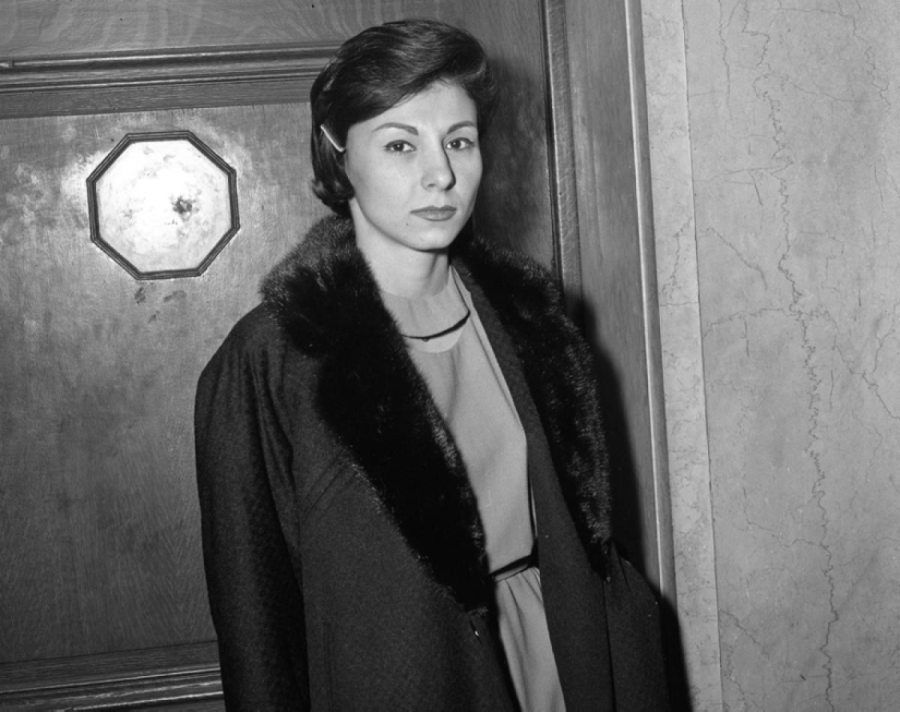 Godmother: 25 rare photos of women of the gangster world