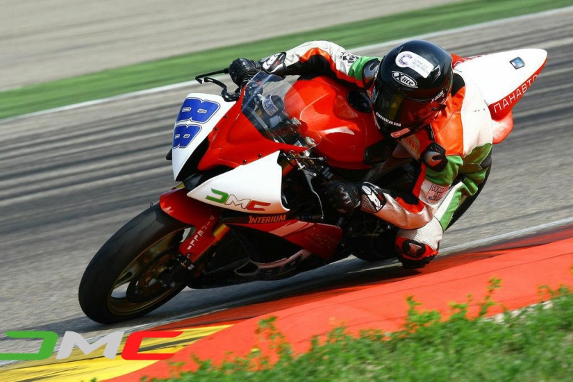 Gravel flights at the World Supersport race in Aragon