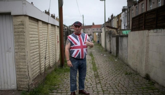 Gray hair in a beard, demon in a rib - how British elderly punks hang out