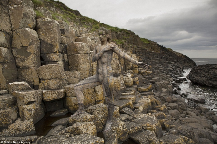 Great camouflage, how naked people blend into the landscape