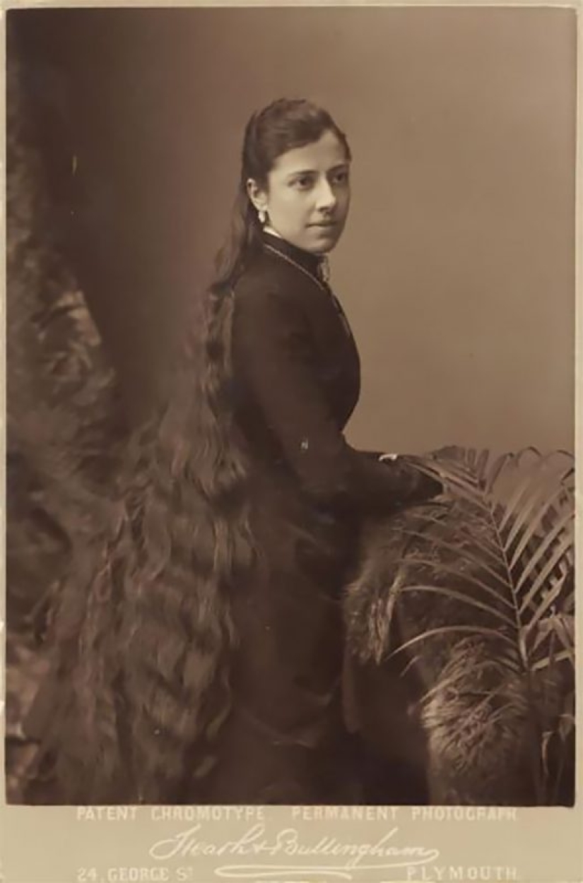 Hair lifetime: beauties of the Victorian era, which never had a haircut