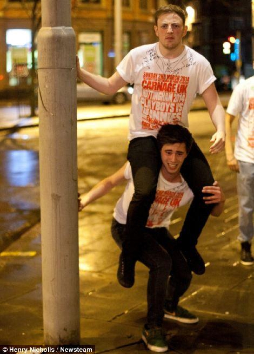 Half-naked drunk students of Britain - this is how the &quot;Massacre&quot; 2014 went