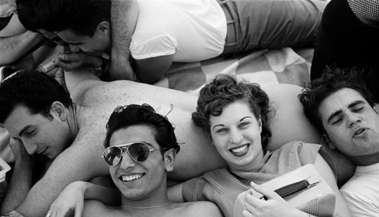 Harold Feinstein: Streets of New York Harold Feinstein: Streets of New York