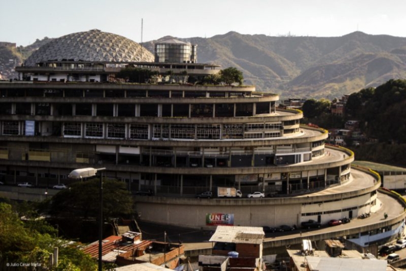 "Hélice" en Venezuela: como un lujo centro comercial se convirtió en una horrible prisión