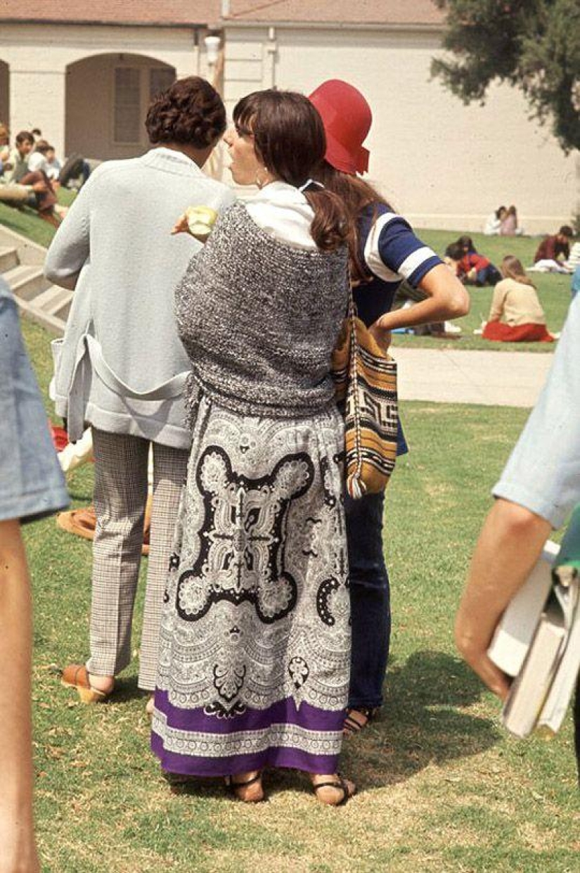 High school girls, 1969
