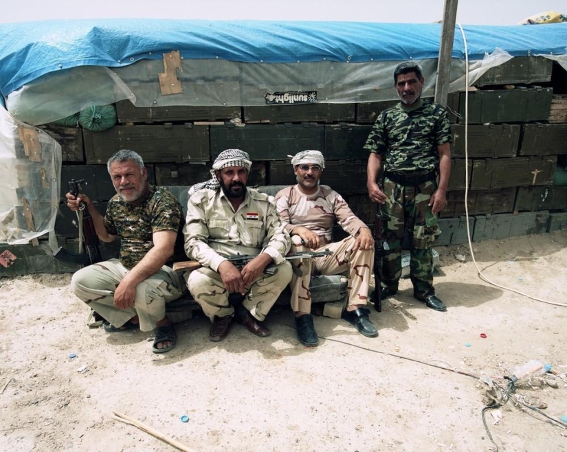 Hombres que renunciaron a sus trabajos y se fueron a luchar contra ISIS