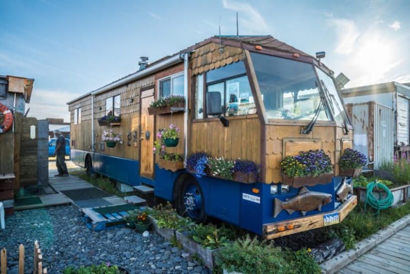 Home-trucks — weird, but a cute relic of the hippie era