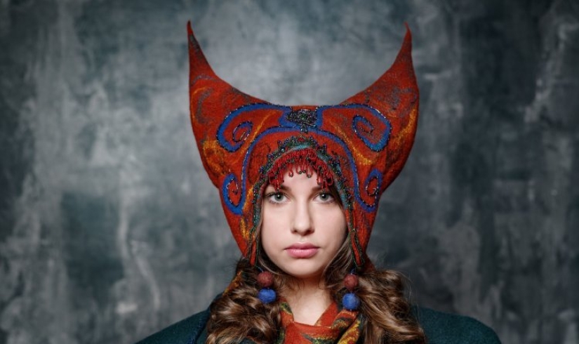 "Horned kichka": why women in Russia wore hats with horns