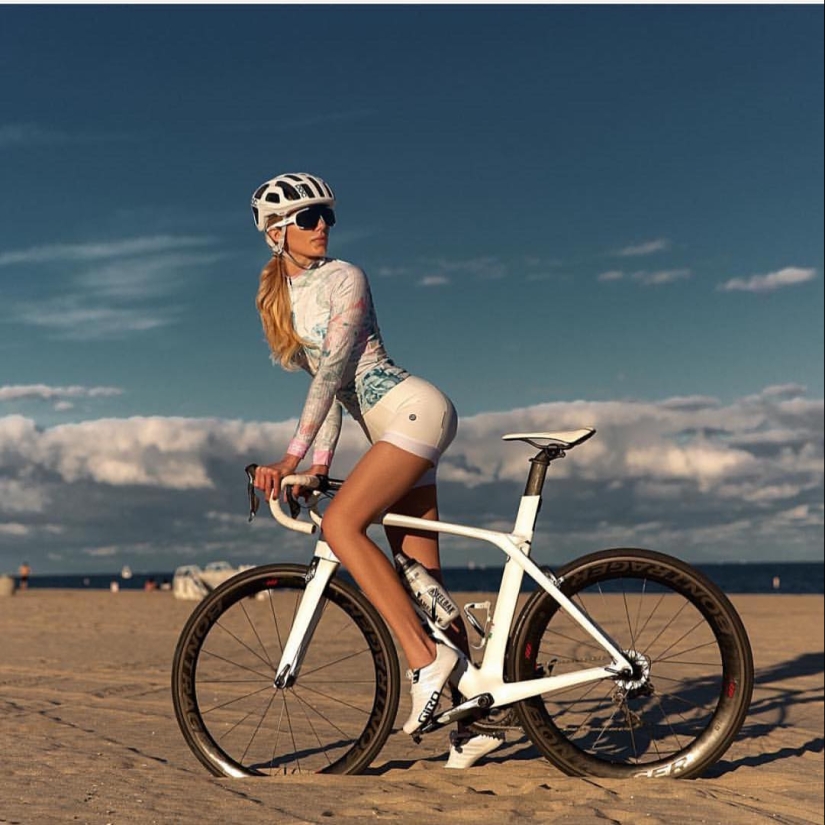 Hot Babes and bikes — the perfect combination