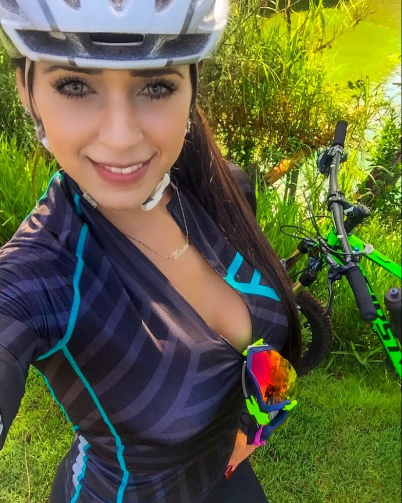 Hot Babes and bikes — the perfect combination