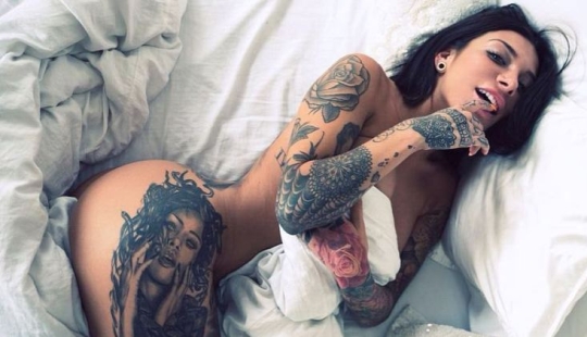Hot Spanish tattoo model Paula Gonzalez