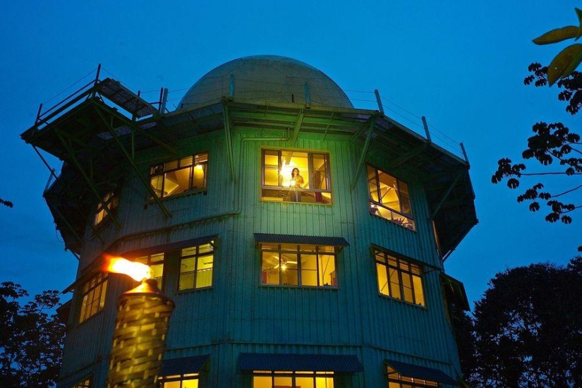 Hotel en la torre de radar