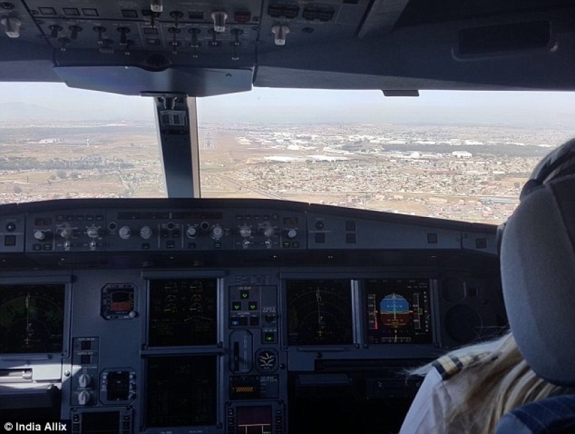 How a female pilot controls an airplane