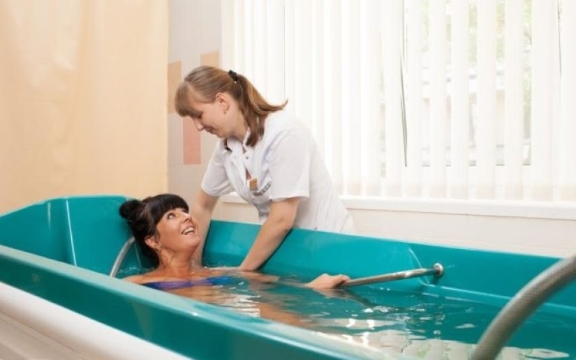 How a Hot bath can replace Fitness and Make you lose Weight Pictolic