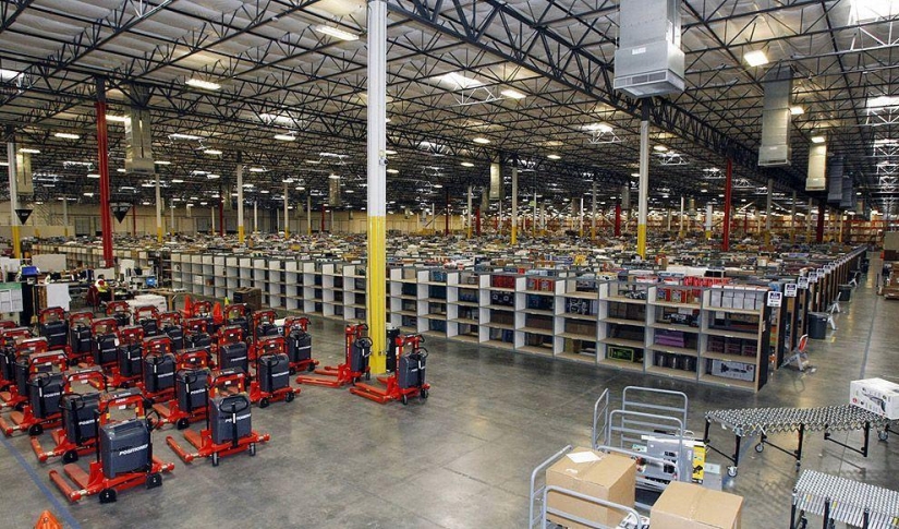 How Amazon warehouses around the world work