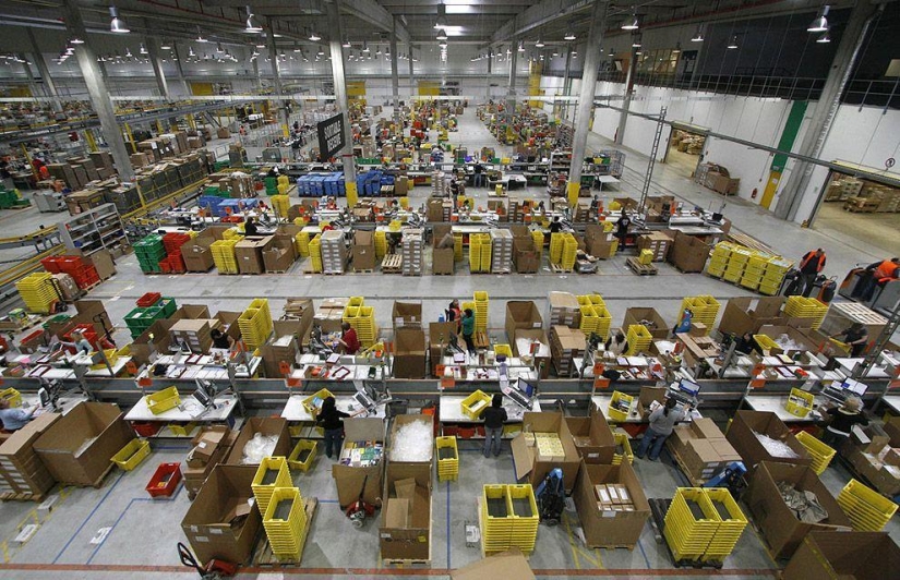 How Amazon warehouses around the world work