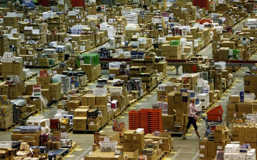 How Amazon warehouses around the world work