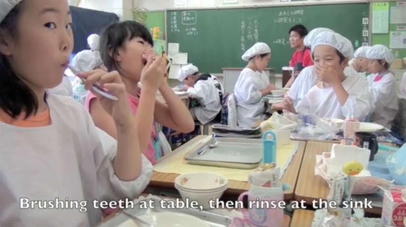 How children eat lunch at a Japanese school