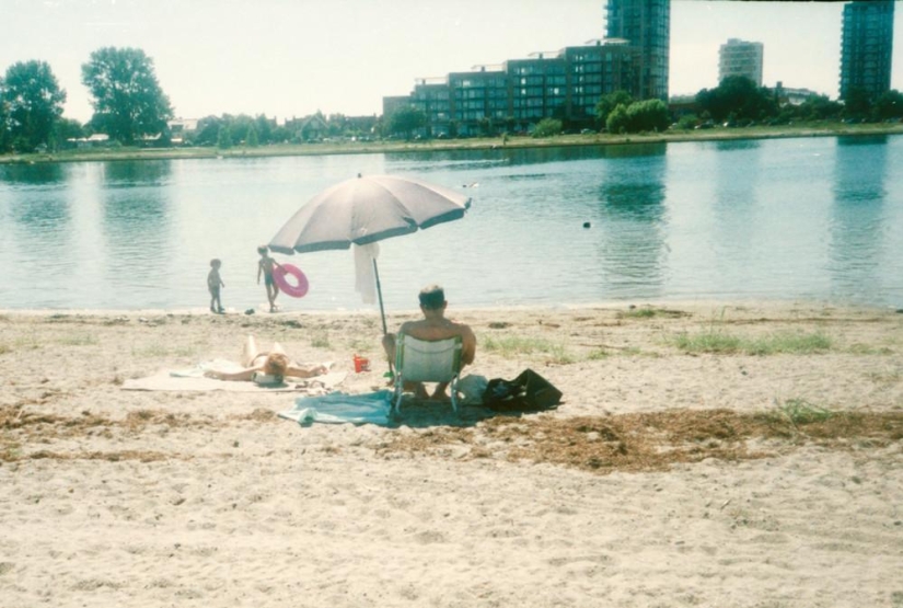 How Danes undress to celebrate the last days of summer