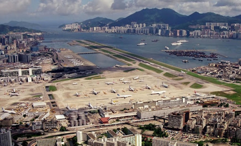 How did Kaitak — the most dangerous airport in the world - appear and why did it disappear