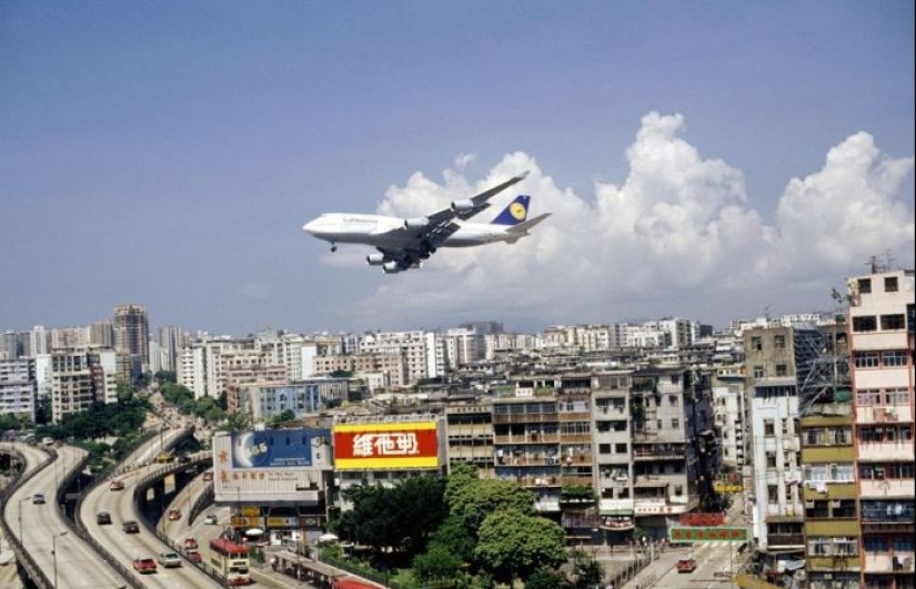 How did Kaitak — the most dangerous airport in the world - appear and why did it disappear