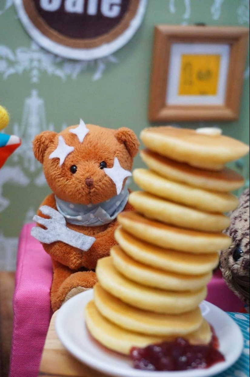 How does a Japanese plush toy cafe work?
