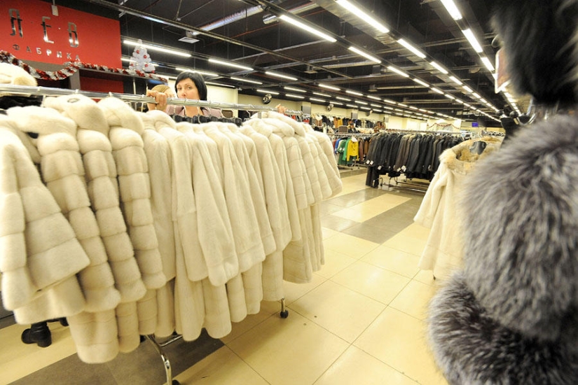 How fur coats are sewn in Russia: from an idea to a hanger