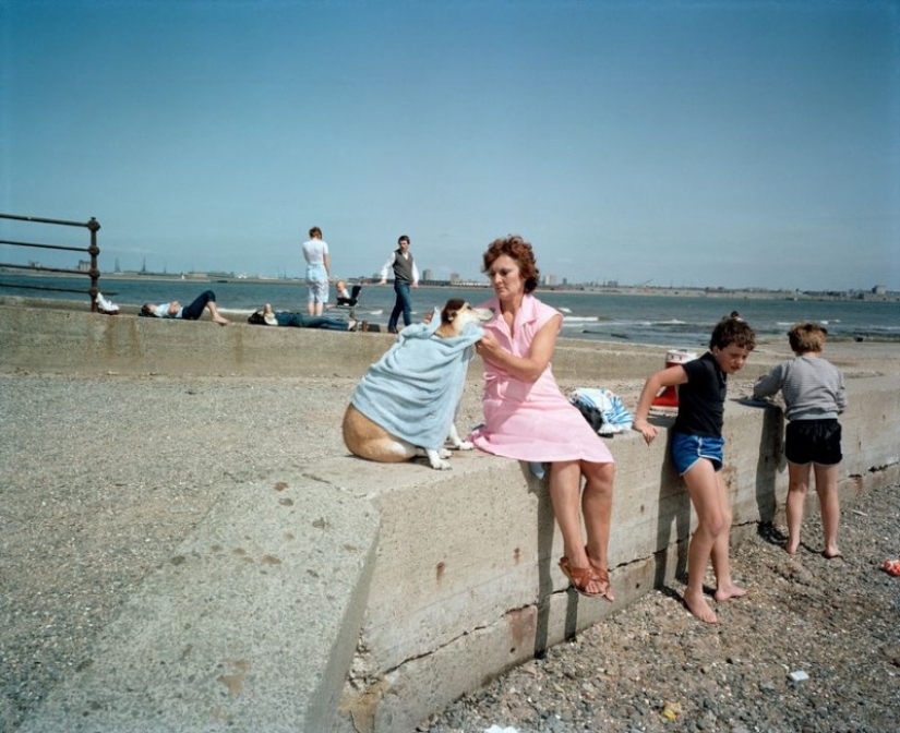 How Liverpool lived in the early 80s: candid photos of controversial photojournalist Martin Parr