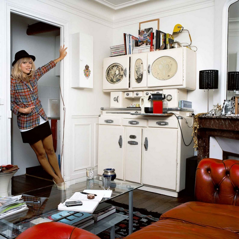 How modern residents of Paris live:" 75 Parisians " by Baudouin