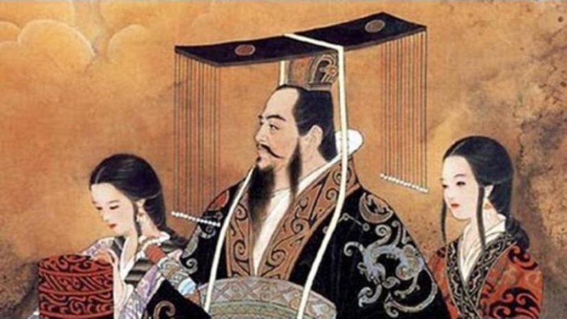 How the Chinese emperor Qin Shi Huang ran away from death around a pillar