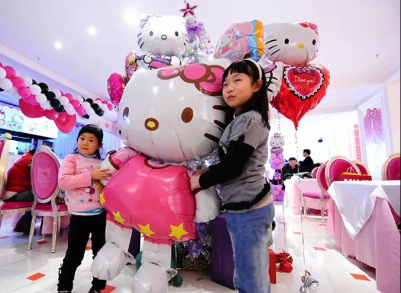 How the image of a cat with a bow turned into the most recognizable Hello Kitty brand