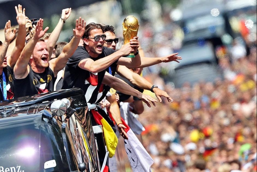 How the winners of the 2014 World Cup were met in Berlin