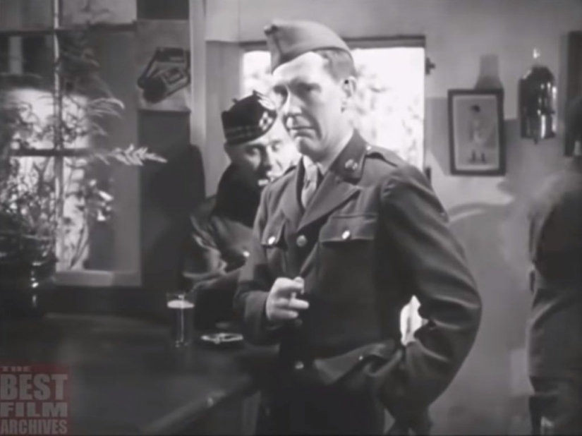 How to drink properly in a British pub: a guide for American soldiers of World War II