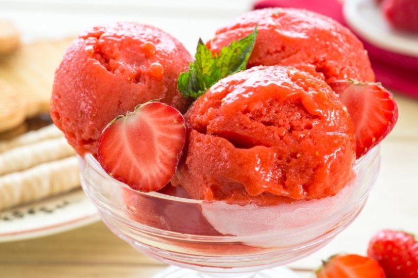 How to eat strawberries when you Can't Eat Them Anymore: 5 Easy Strawberry Recipes