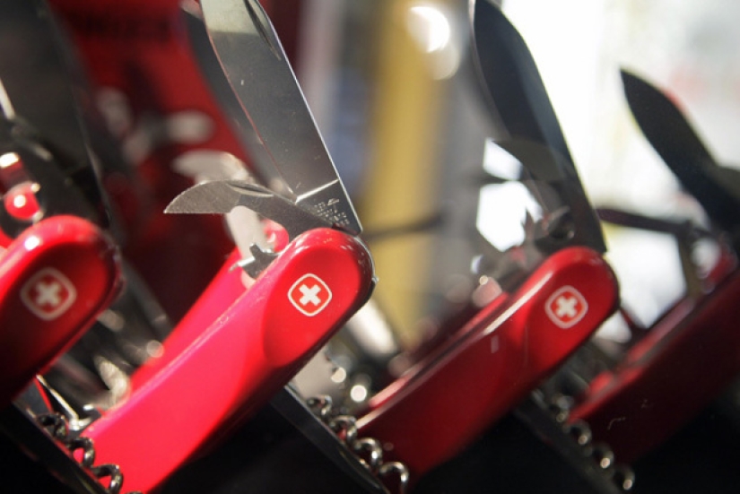 How to make a Swiss army knife
