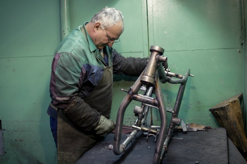 How Ural motorcycles are assembled