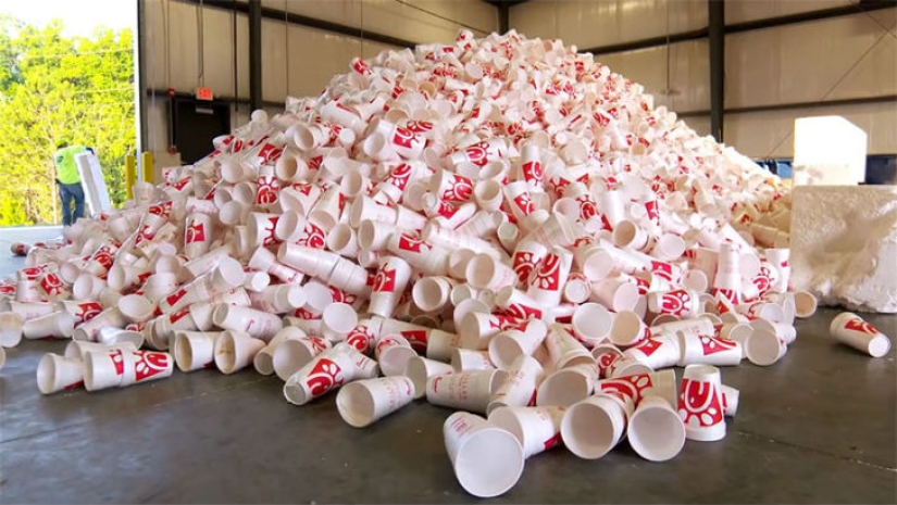 How used disposable tableware turns into park benches
