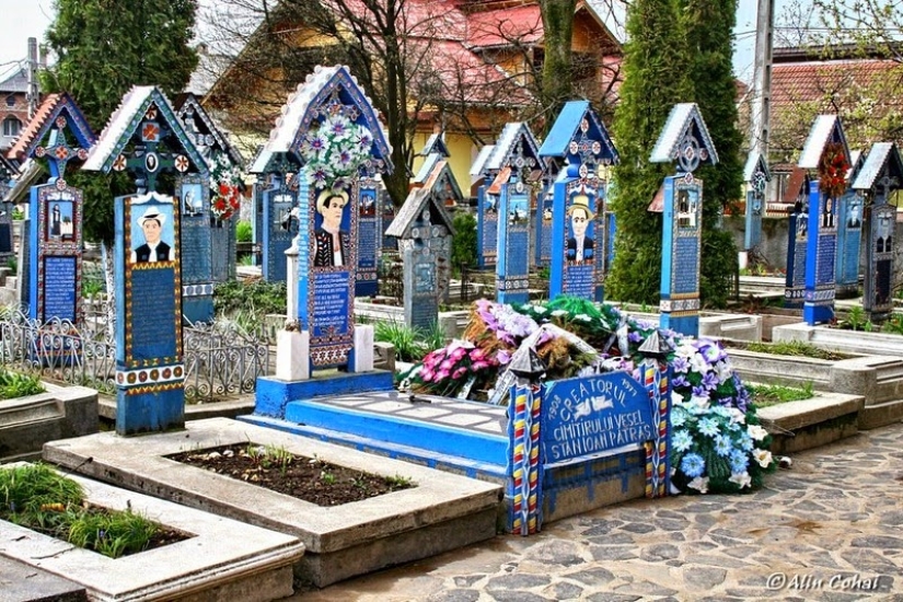 Humor negro en el cementerio rumano
