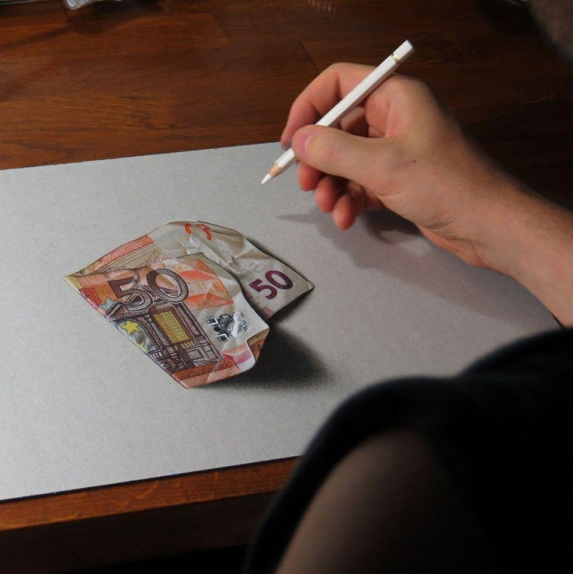 Hyper-realistic drawings of ordinary objects