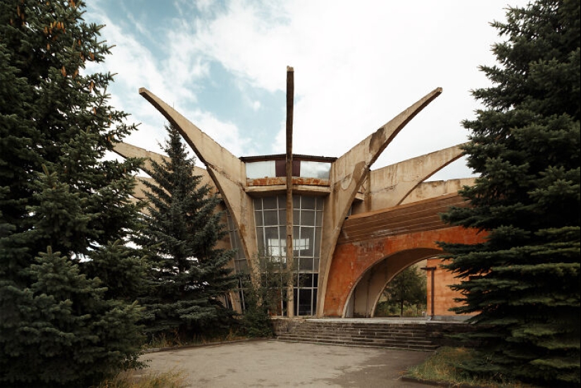 I Embarked On A Journey Through Former FSU Countries To Document Abandoned Soviet Architecture