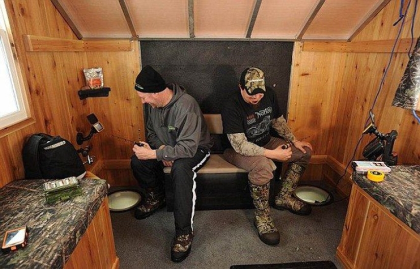 Ice fishing mobile home